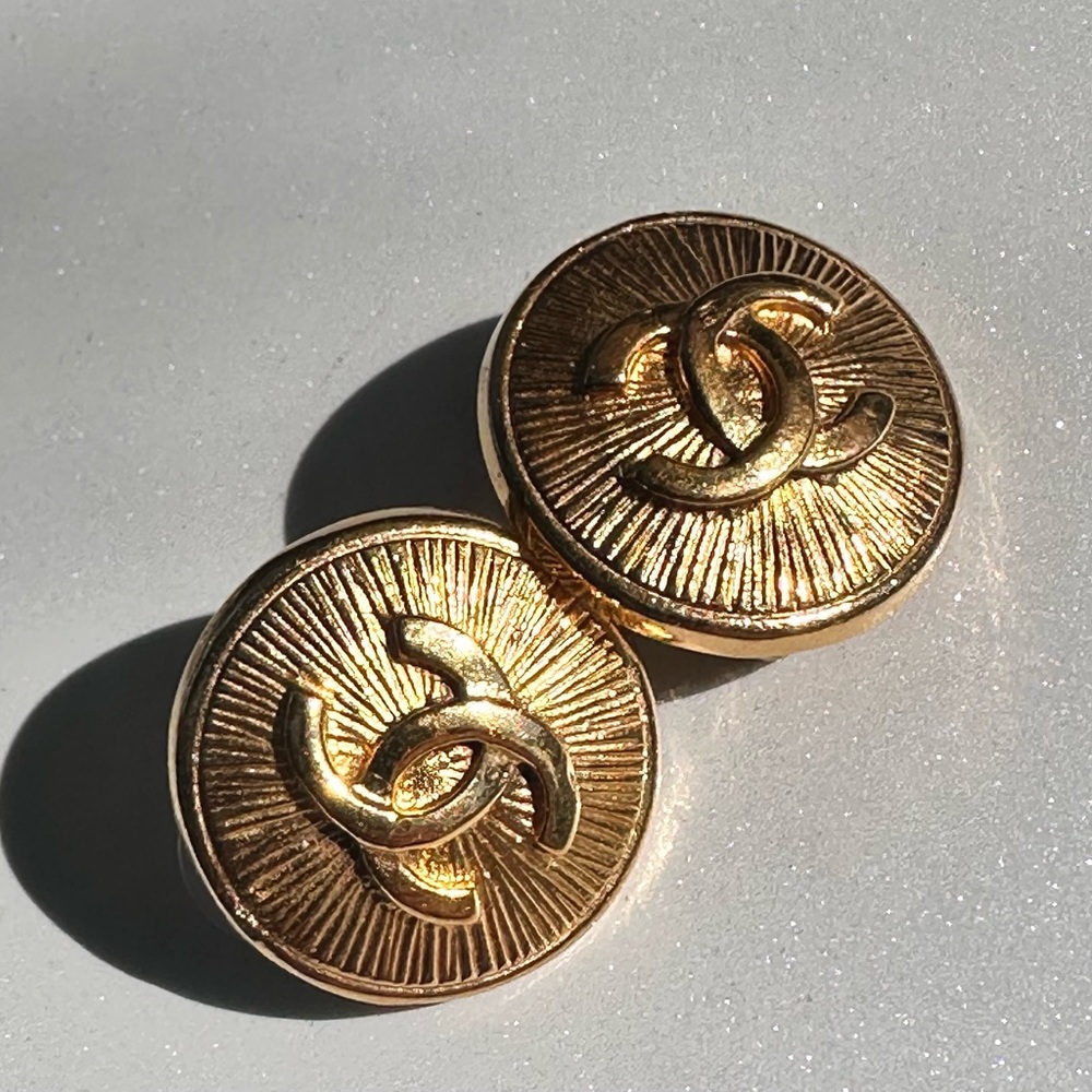 SOLD - Vintage Chanel Clip-On Earrings – 24K Gold Plated
